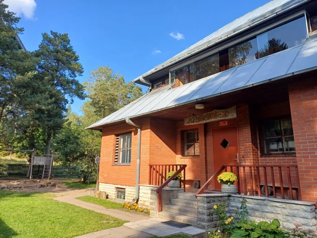 Meiepere maja esine ja hoov